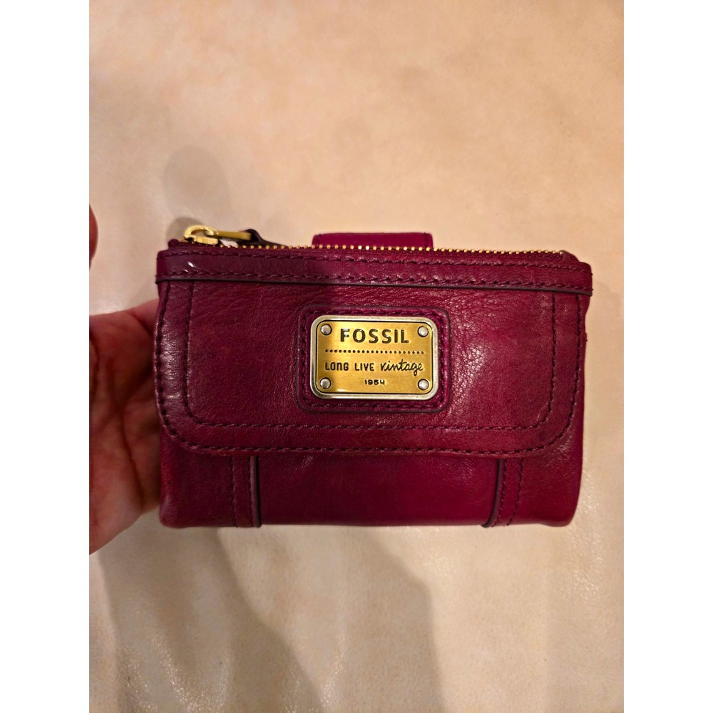 Fossil Burgundy Bifold Wallet Logo ID Window Zip Coin Pocket Card Slots New Gift